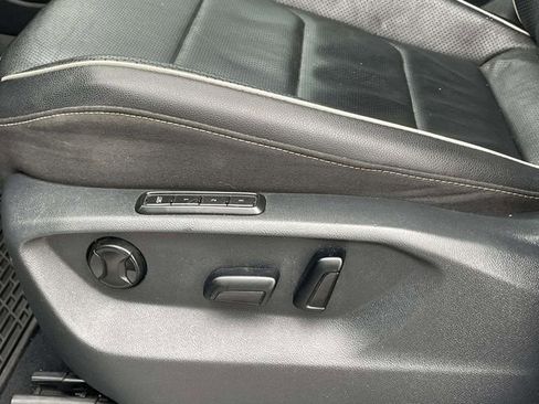 Used 2022 Volkswagen Tiguan SEL R-Line image 18