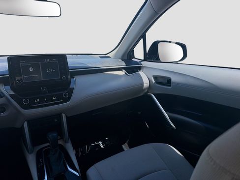 Used 2022 Toyota Corolla Cross LE image 21