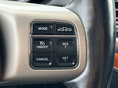 Used 2012 Jeep Grand Cherokee Overland AWD/4WD image 30