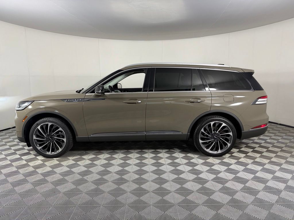 Used 2025 Lincoln Aviator Reserve w/ Equipment Group 201A AWD/4WD image 8