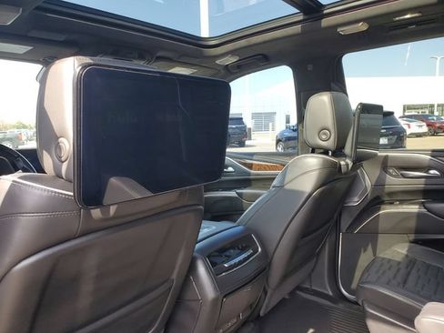 Used 2022 Cadillac Escalade Sport Platinum AWD/4WD image 30