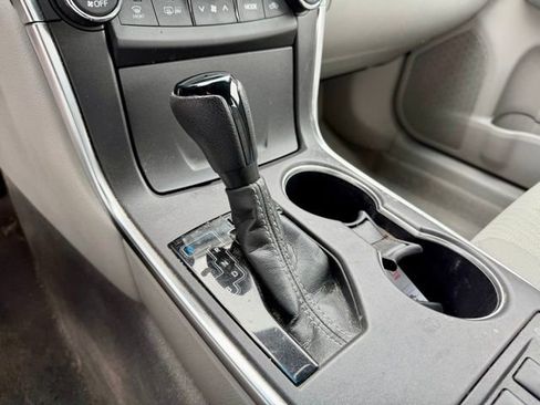Used 2016 Toyota Camry LE image 34