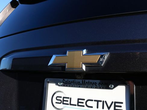 Used 2018 Chevrolet Suburban LT w/ Luxury Package image 10