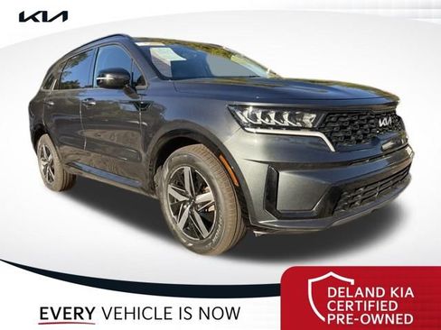 Certified 2022 Kia Sorento S image 1