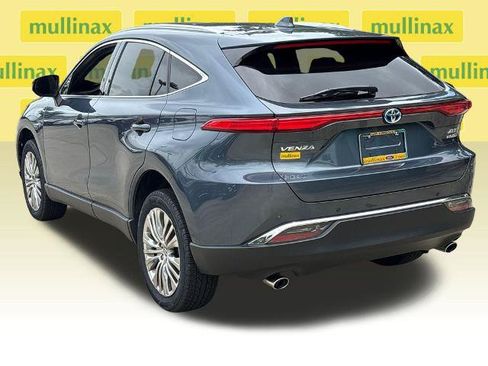 Used 2022 Toyota Venza XLE AWD/4WD image 9