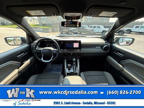 Used 2024 Chevrolet Colorado ZR2 AWD/4WD image 33