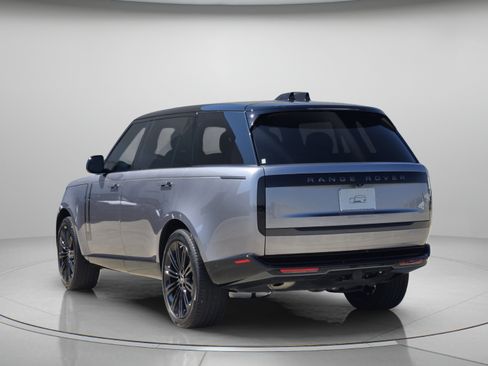 Used 2025 Land Rover Range Rover Long Wheelbase SE AWD/4WD image 3