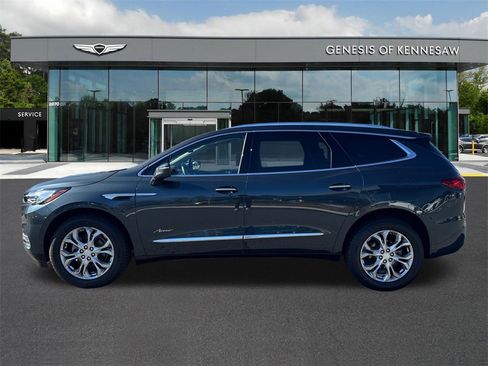 Used 2018 Buick Enclave Avenir w/ Avenir Technology Package image 4
