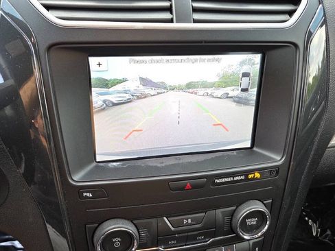 Used 2019 Ford Explorer XLT w/ Equipment Group 202A AWD/4WD image 51