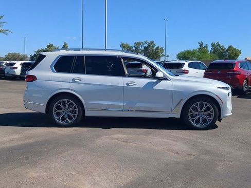 New 2026 BMW X7 xDrive40i w/ Premium Package image 5