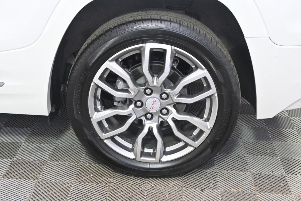 Used 2023 GMC Terrain Denali w/ Denali Premium Package AWD/4WD image 20