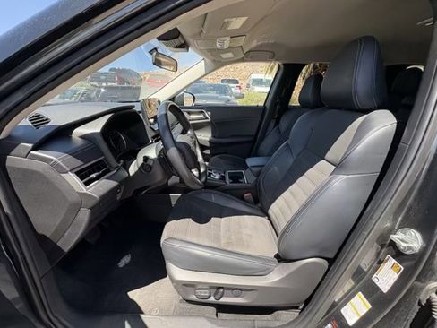 Used 2024 Mitsubishi Outlander FWD image 9