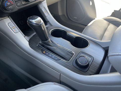 Used 2019 GMC Acadia SLT AWD/4WD image 21