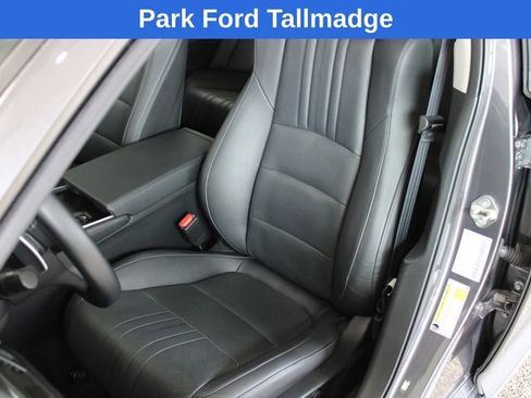 Used 2019 Honda Accord Touring image 11
