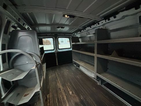 Used 2017 GMC Savana 2500 Van 3D image 22