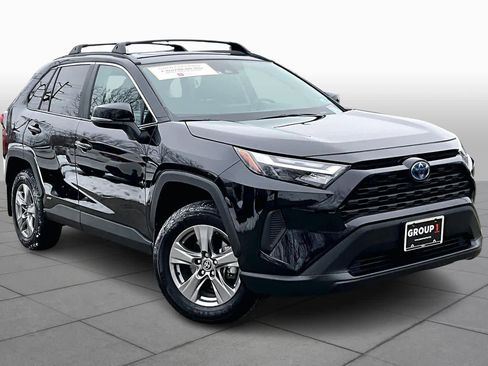 Certified 2024 Toyota RAV4 XLE w/ Convenience Package image 2