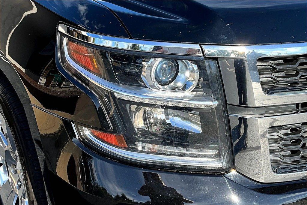 Used 2017 Chevrolet Suburban LT AWD/4WD image 30