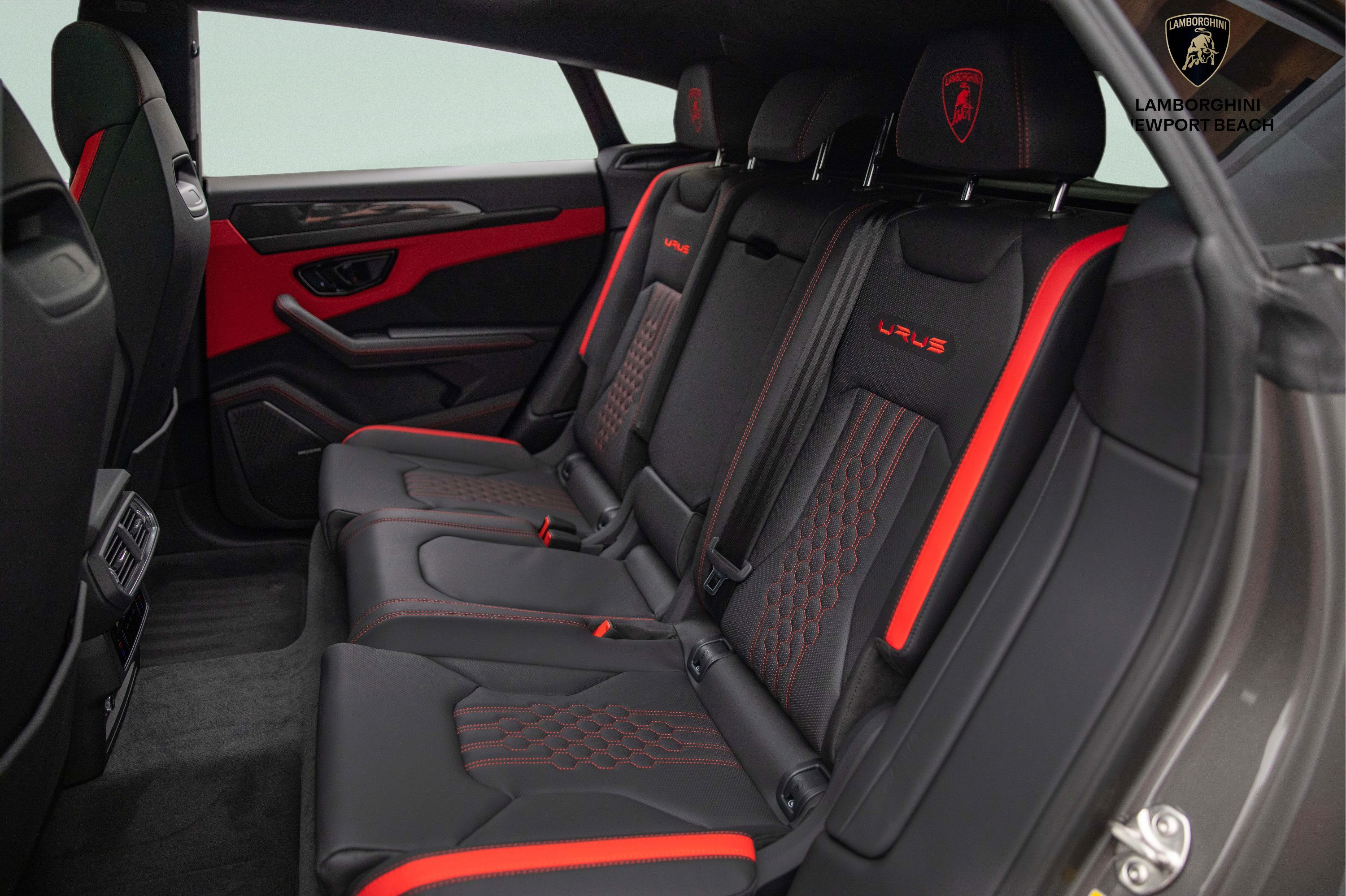 Used 2024 Lamborghini Urus S AWD/4WD image 11