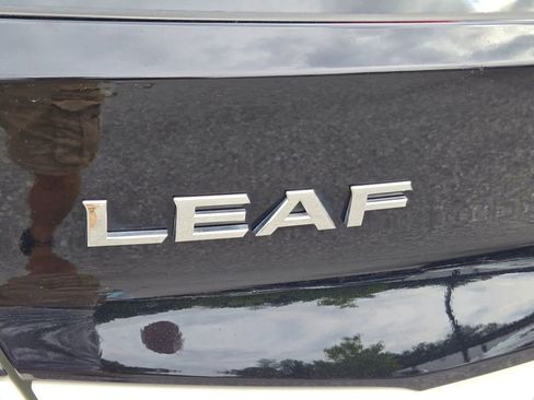 Used 2021 Nissan Leaf SV FWD image 12