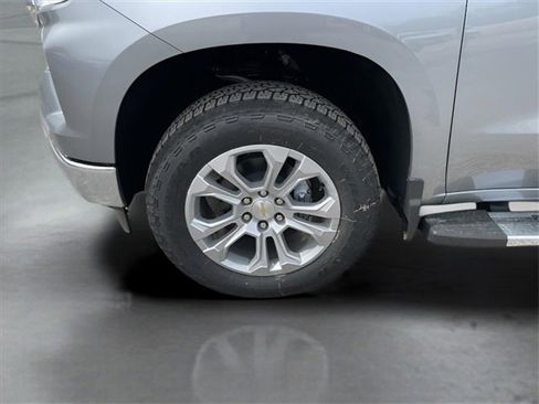 Used 2025 Chevrolet Silverado 1500 LTZ image 36