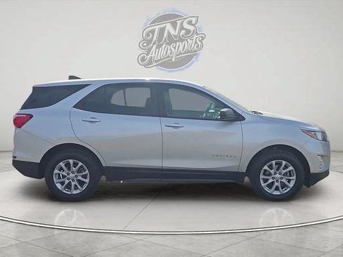 Used 2020 Chevrolet Equinox LS AWD/4WD image 6