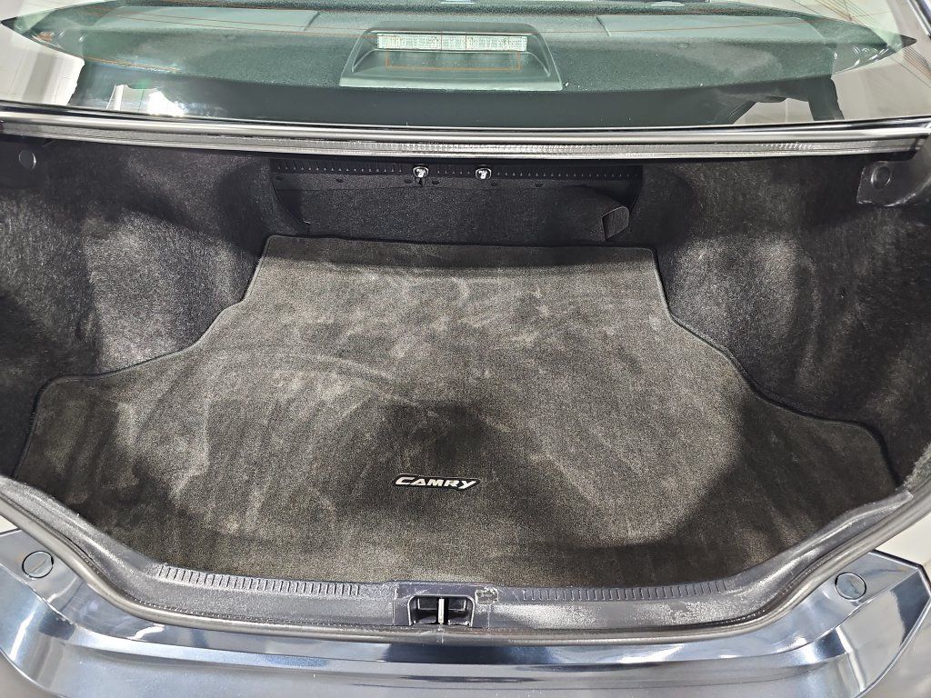 Used 2016 Toyota Camry XLE FWD image 14