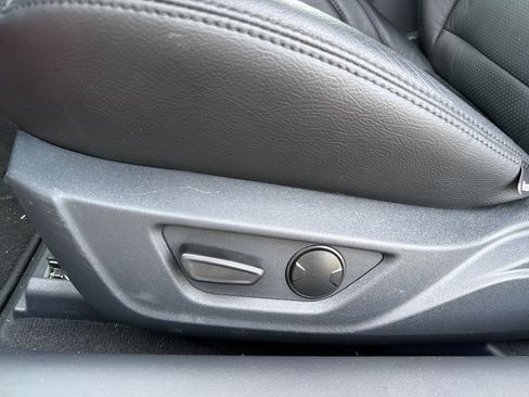 Used 2025 Ford Mustang Convertible RWD image 16