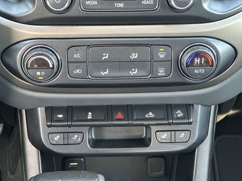 Used 2018 Chevrolet Colorado Z71 image 16