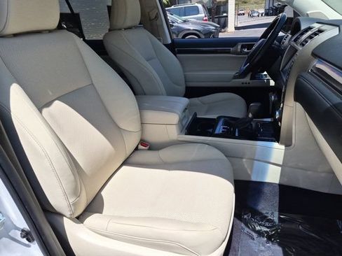 Used 2021 Lexus GX 460 Premium w/ Premium Package AWD/4WD image 35