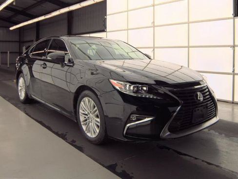 Used 2018 Lexus ES 350 w/ Premier Package FWD image 2
