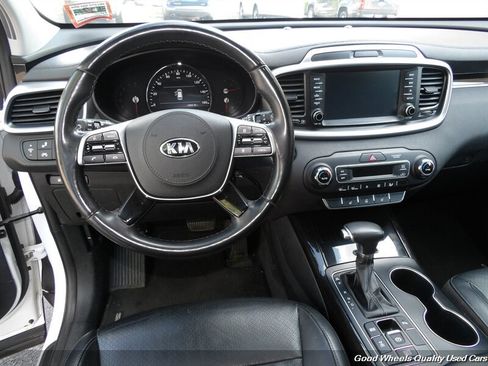 Used 2019 Kia Sorento EX w/ EX Touring Package AWD/4WD image 16