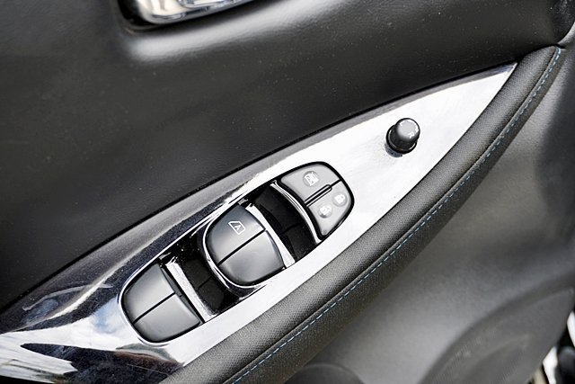 Certified 2025 Nissan Leaf SV Plus FWD image 33