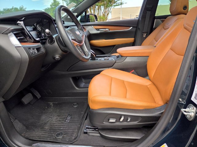Used 2025 Cadillac XT5 Premium Luxury w/ LPO, Floor Liner Package FWD image 11