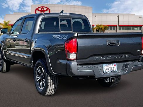 Used 2016 Toyota Tacoma TRD Sport image 2