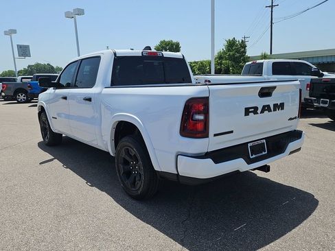 Used 2025 RAM 1500 Big Horn AWD/4WD image 3