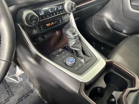Used 2020 Toyota RAV4 Limited w/ Limited Grade Weather Package AWD/4WD image 18