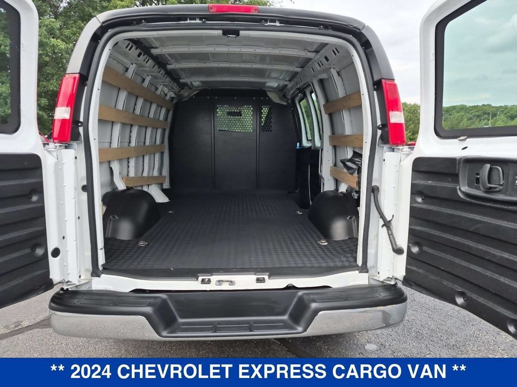 Used 2024 Chevrolet Express 2500 w/ Driver Convenience Package RWD image 22