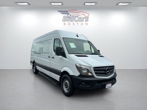 Used 2017 Mercedes-Benz Sprinter 2500 image 3