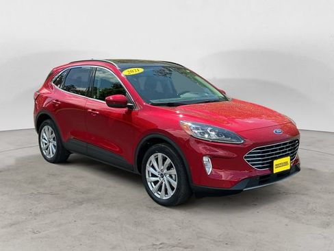 Used 2021 Ford Escape Titanium w/ Titanium Elite Package AWD/4WD image 3