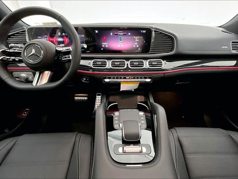 New 2026 Mercedes-Benz GLS 580 4MATIC image 4