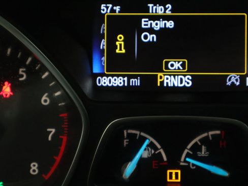 Used 2017 Ford Escape SE w/ SE Sport Appearance Package AWD/4WD image 39