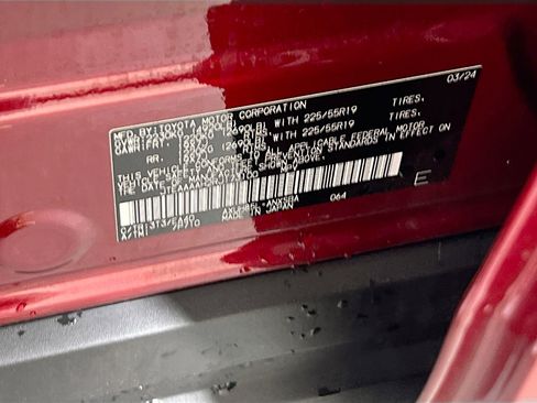 Used 2024 Toyota Venza Limited image 30