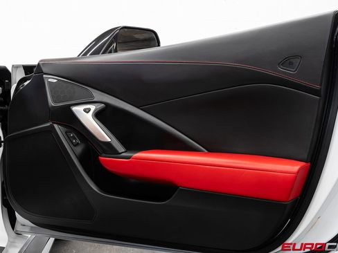 Used 2015 Chevrolet Corvette Z06 w/ 3LZ Preferred Equipment Group image 26