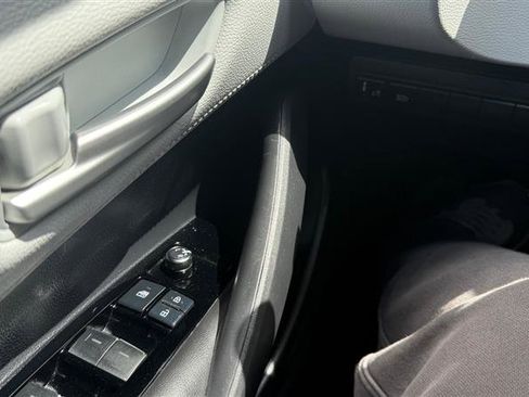 Used 2020 Toyota Corolla SE w/ Carpet Mat Package image 30