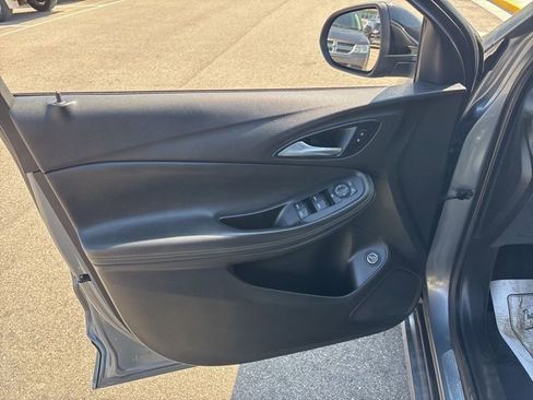 Used 2021 Buick Encore GX Select w/ Sport Touring Package FWD image 16