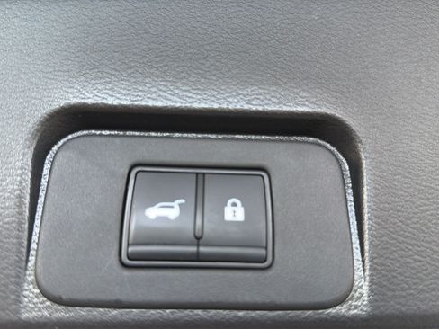 Certified 2023 Nissan Rogue SV w/ SV Premium B Package AWD/4WD image 18