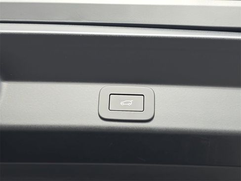 New 2026 Land Rover Range Rover Sport Dynamic SE image 13