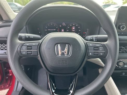 Used 2025 Honda Accord LX image 17