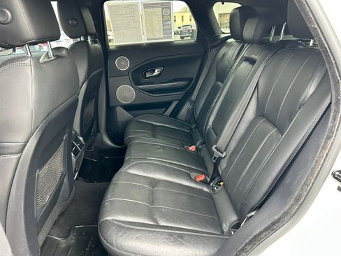 Used 2017 Land Rover Range Rover Evoque SE Premium image 19