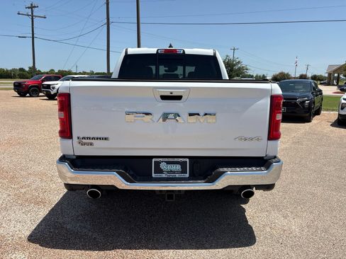 Used 2025 RAM 1500 Laramie AWD/4WD image 5